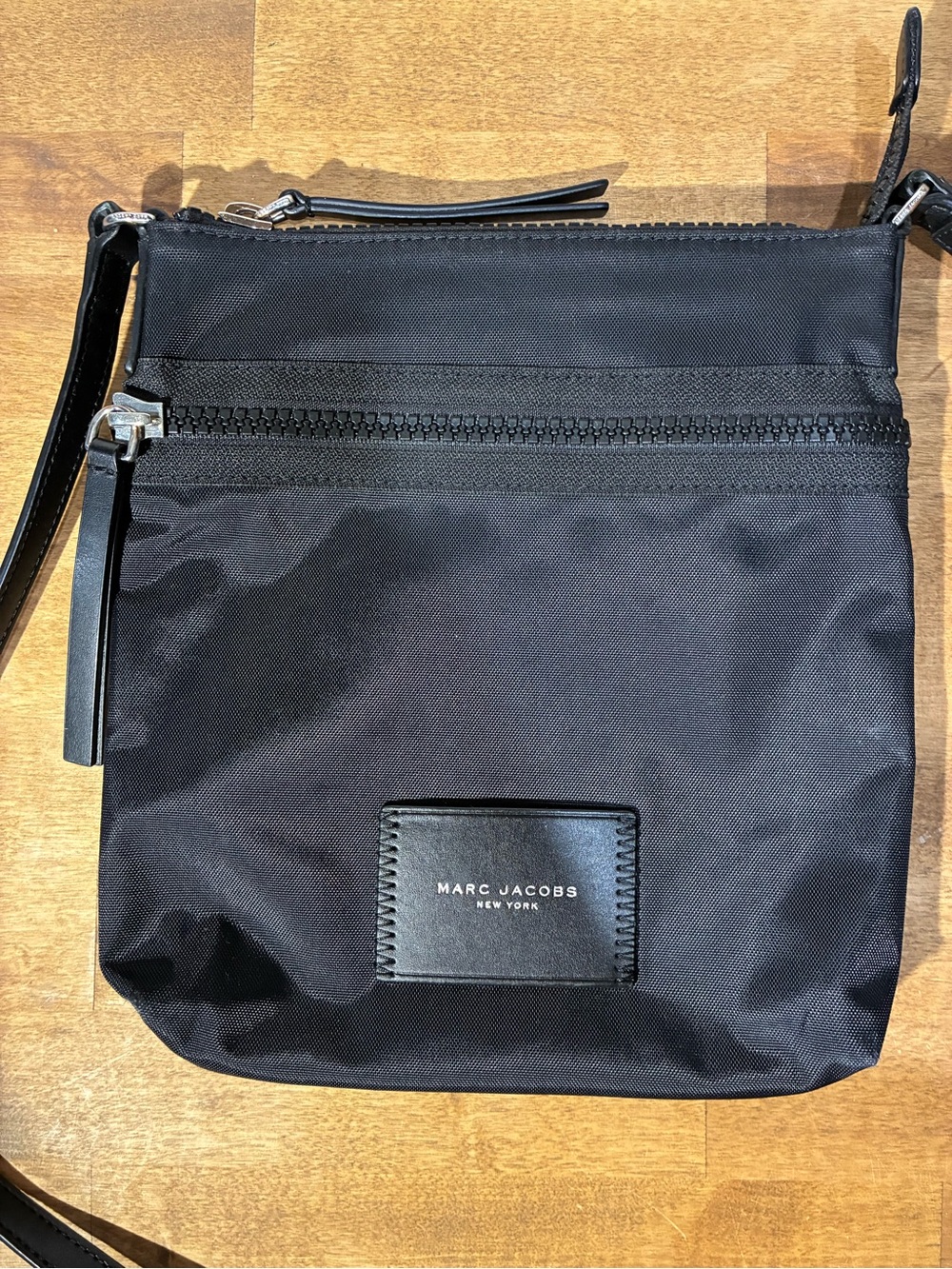 Marc Jacobs Black Nylon Crossbody Bag Adjustable Leather Strap 2 Zip Pockets - Picture 2 of 8